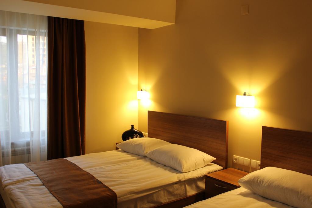 5Th Floor Guest House เยเรวาน ภายนอก รูปภาพ